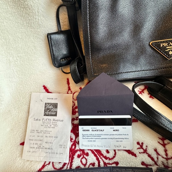 PRADA LEATHER PURSE WITH PROOF OF AUTHENTICITY - Picture 10 of 13